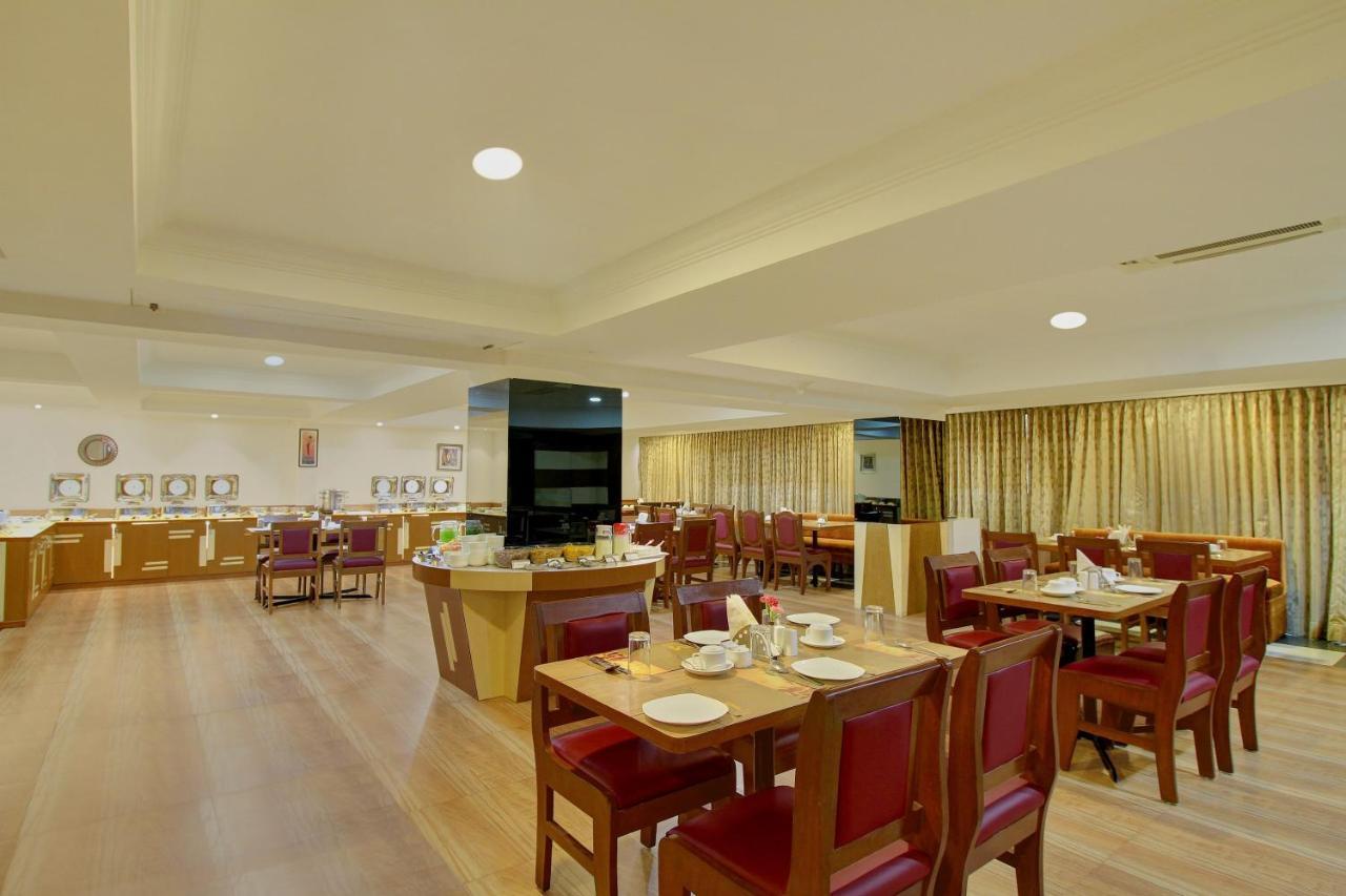 Monarch Brigade Road Hotel Bangalore Exterior foto