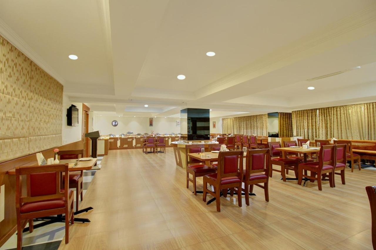 Monarch Brigade Road Hotel Bangalore Exterior foto