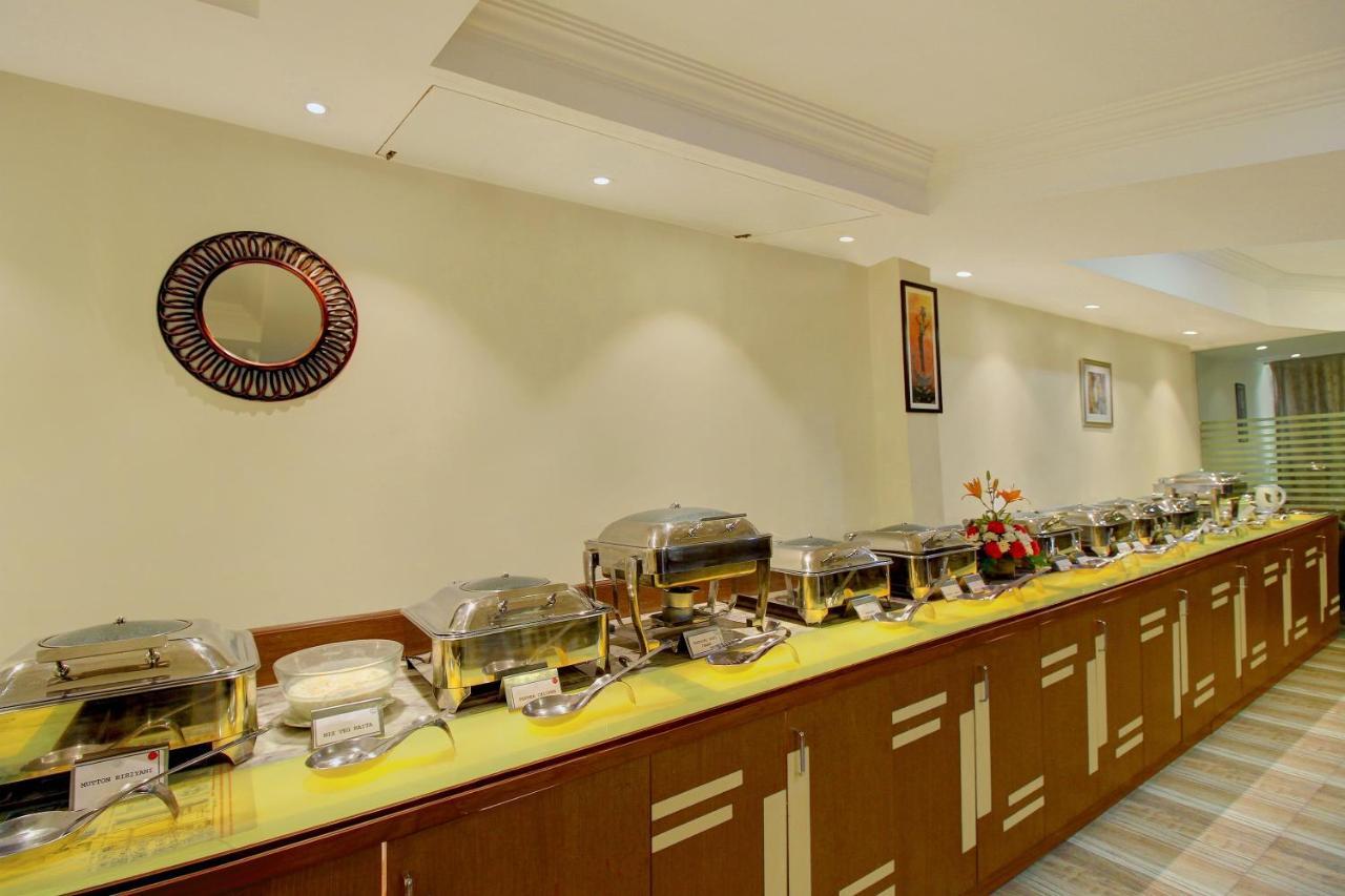 Monarch Brigade Road Hotel Bangalore Exterior foto