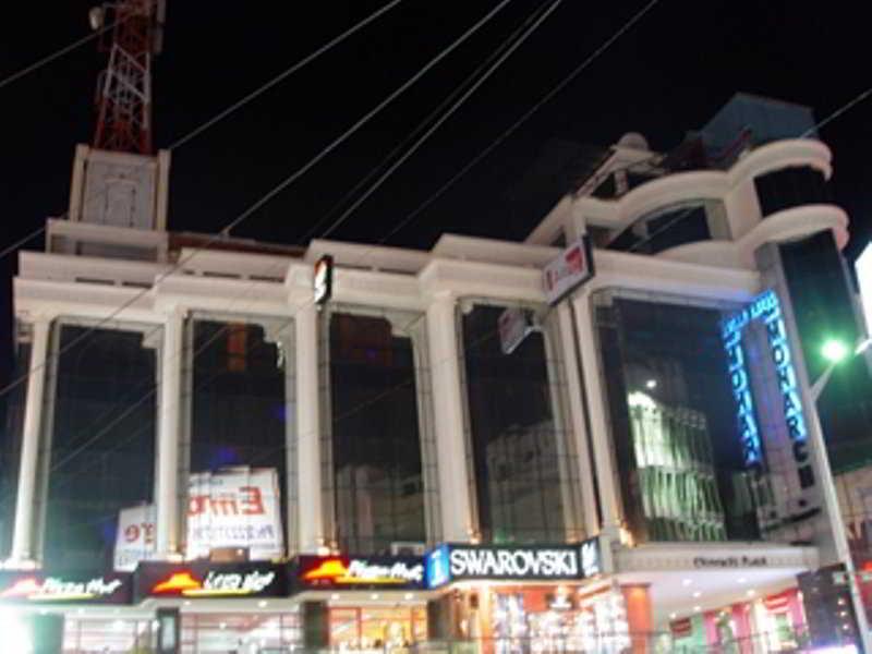 Monarch Brigade Road Hotel Bangalore Exterior foto