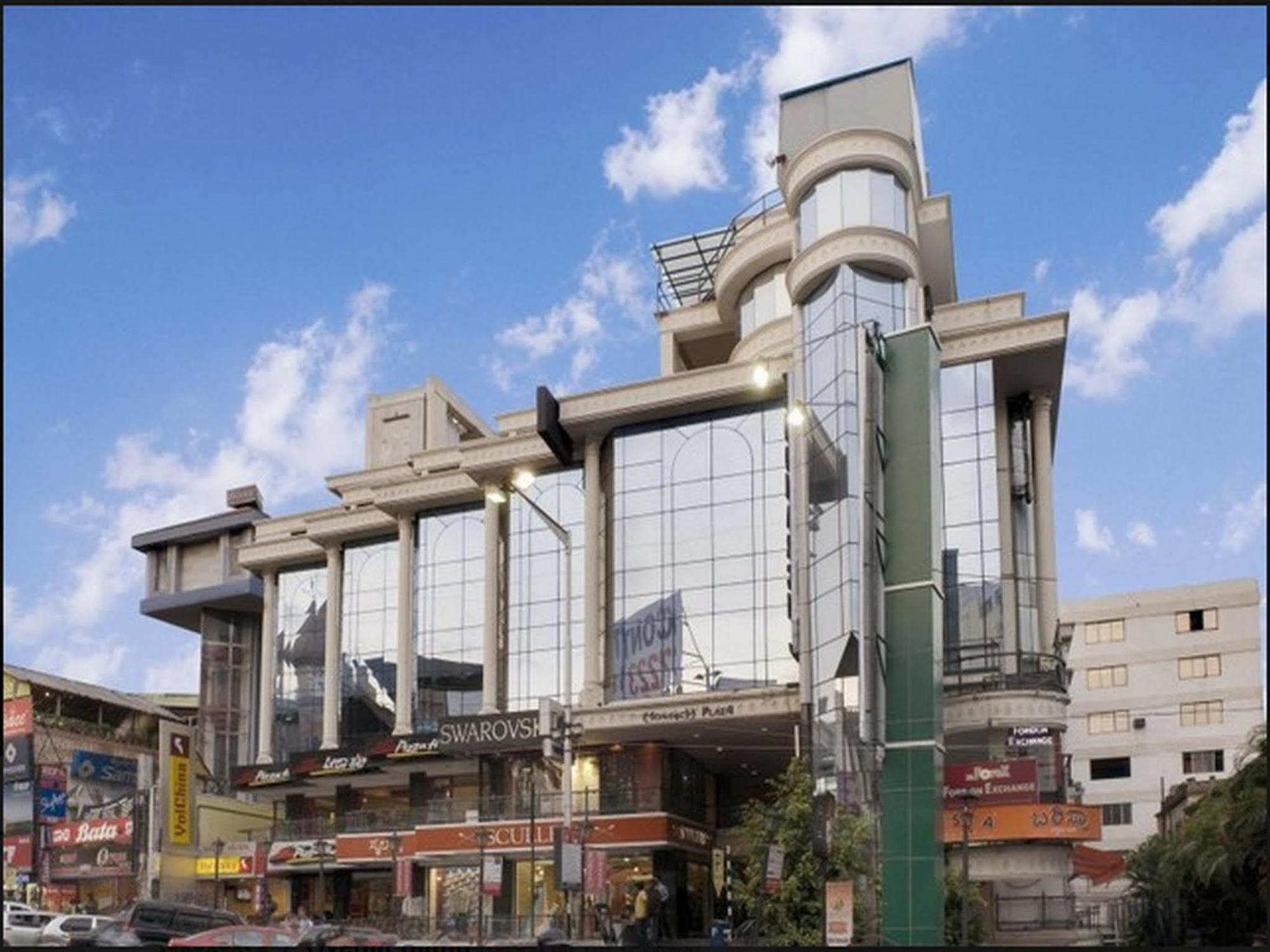 Monarch Brigade Road Hotel Bangalore Exterior foto
