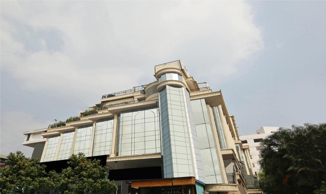 Monarch Brigade Road Hotel Bangalore Exterior foto